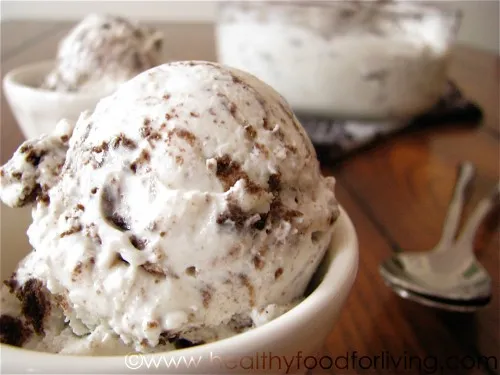Cookies & Cream Frozen Yogurt

