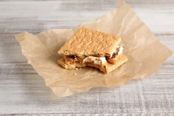 Wordless Recipe: Chocolate Peanut Butter Cup S’mores
