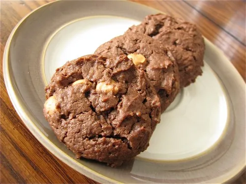 Flourless Dark Chocolate Peanut Butter Cookies