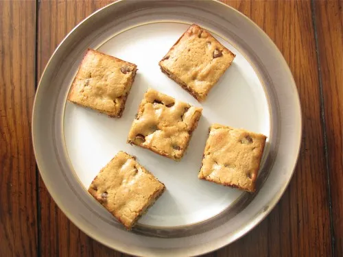 Peanut Butter Chocolate Chip Cookie Bars