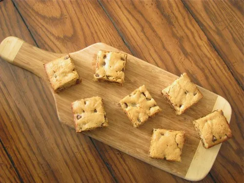Peanut Butter Chocolate Chip Cookie Bars