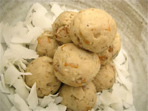 Tropical Dried Fruit & Cashew Butter Bites
