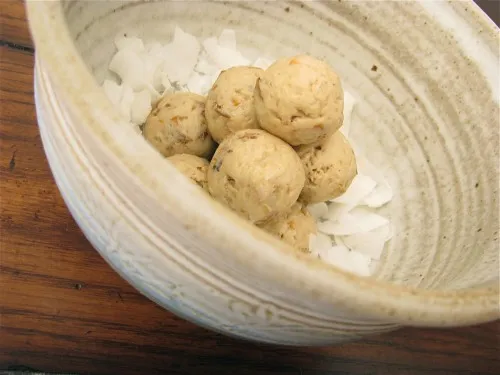 Tropical Dried Fruit & Cashew Butter Bites
