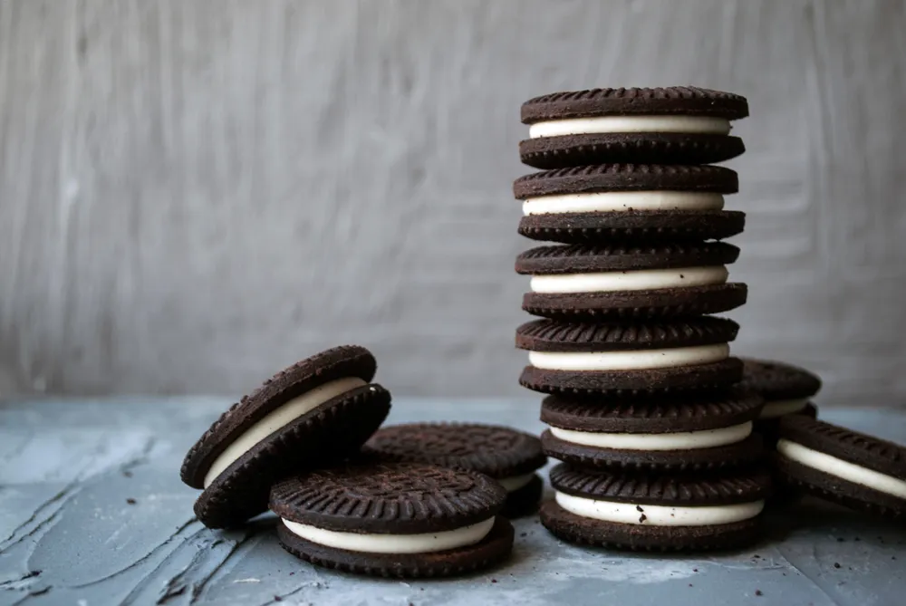 Cookies & Cream Cheesecake Bars
