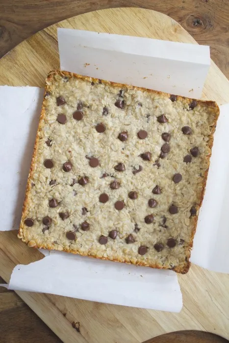 Macaroon Oat Bars 467x700 1 Chocolate Chip Macaroon Oatmeal Cookie Bars