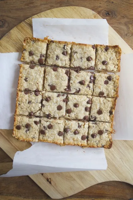 Macaroon Oat Bars1 467x700 1 Chocolate Chip Macaroon Oatmeal Cookie Bars