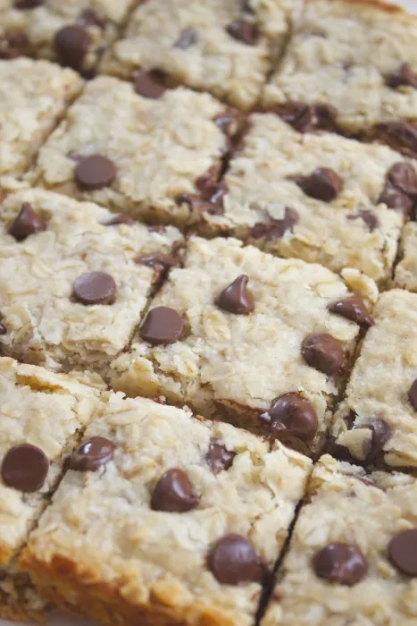 Macaroon Oat Bars3 467x700 1 Chocolate Chip Macaroon Oatmeal Cookie Bars