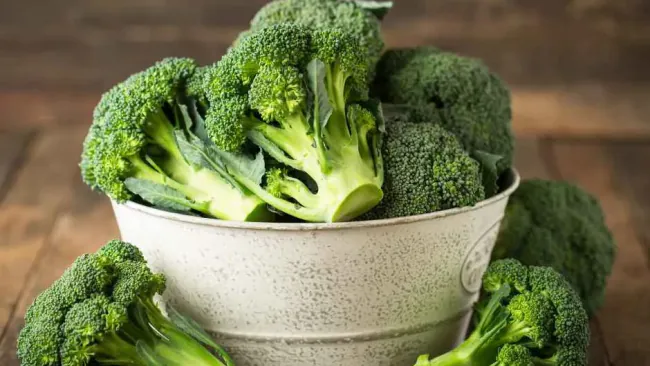 Broccoli Nutrition Guide: Calories, Carbs, Protein, Fiber & Health Benefits