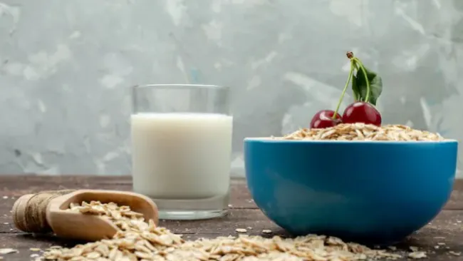 Is Oatmeal Healthy? Benefits, Drawbacks, and Nutritional Insights