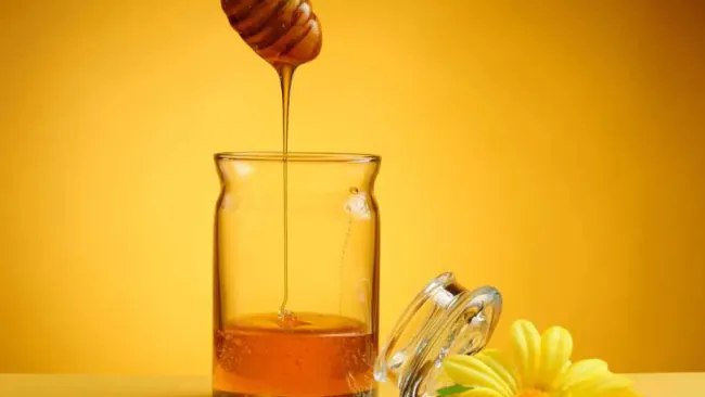 Does Honey Contain Caffeine? The Definitive Guide to Honey