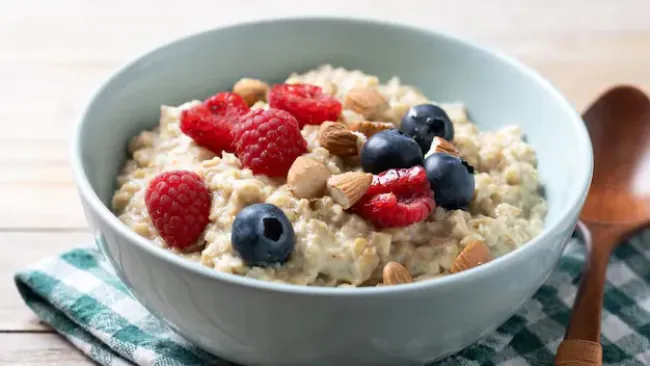 Is Oatmeal High in Fiber? Types, Benefits & Disadvantages