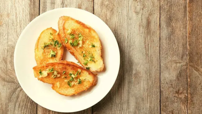 Is Garlic Bread Healthy? Health Benefits and Recipes!