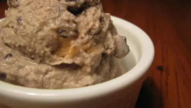 Chocolate Chip Cookie Dough Cookies & Cream Ice Cream