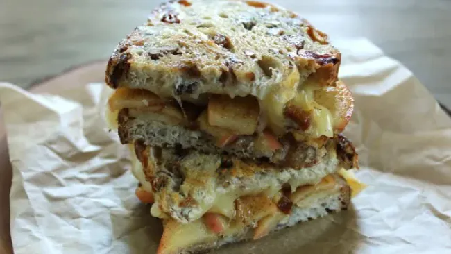 Monday Musings + Apple Pie Grilled Cheese