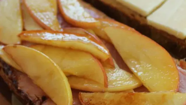 Caramelized Apple + Ham Grilled Cheese Recipe