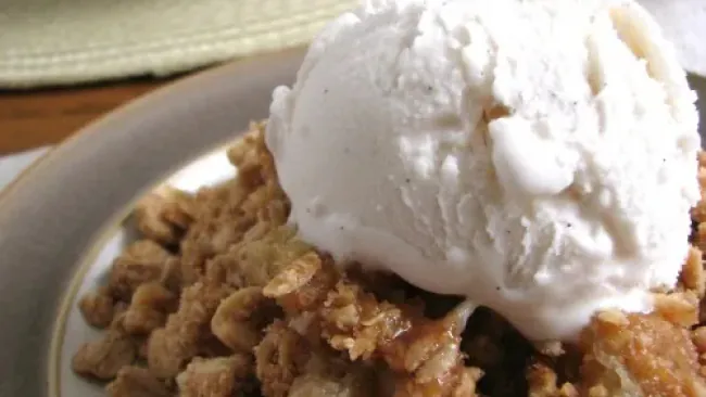 Peanut Butter Caramel Apple Crisp