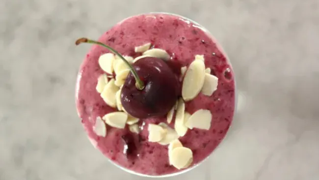 Cherry Almond Overnight Oats Parfait