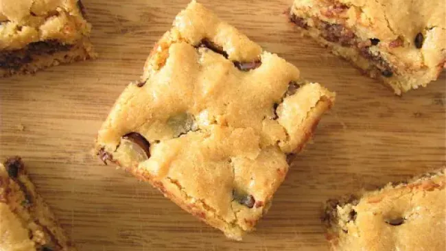 Peanut Butter Chocolate Chip Cookie Bars