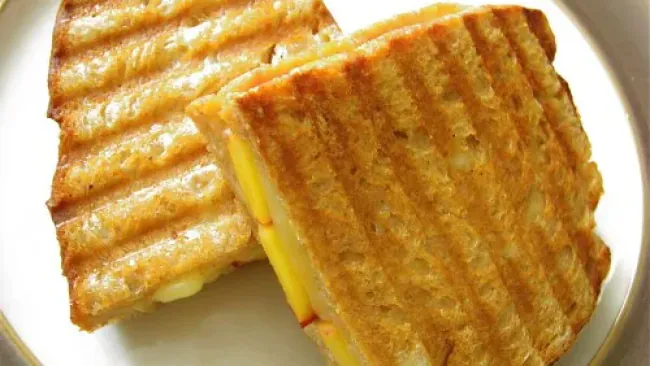 Pepper Jack & Peach Panino