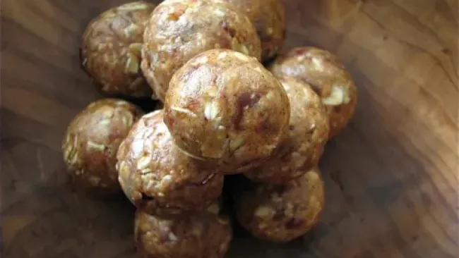 Peanut Butter, Date, & Oat Bites