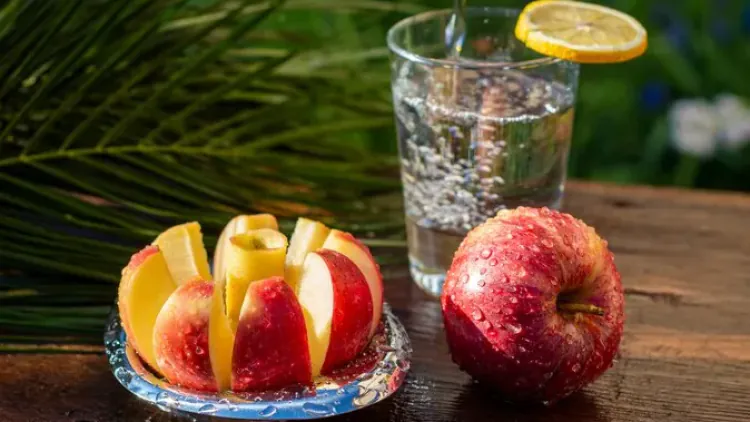 Is Apple Juice Good for Hydration? Benefits, Facts, and Alternatives