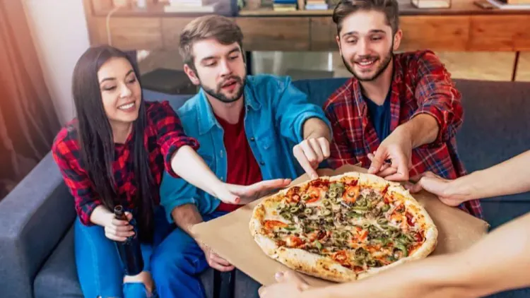 Is Vegan Pizza Healthy? Can Vegans Eat Pizza?
