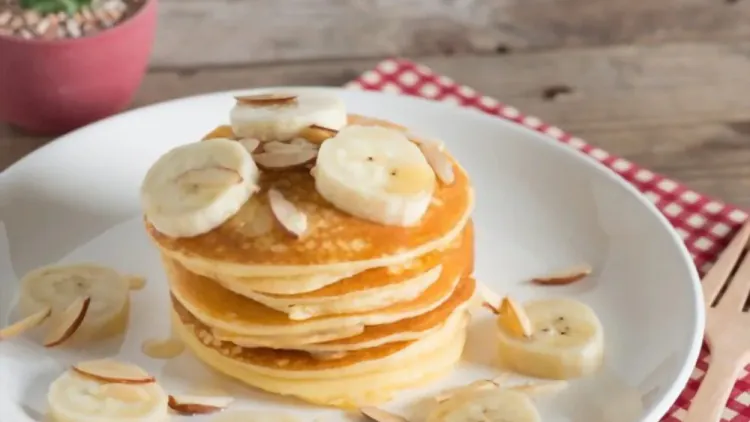 Banana Bread Pancakes for One