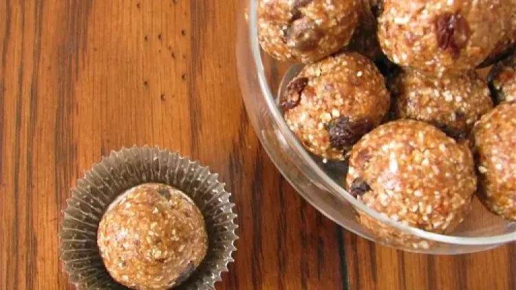 Oatmeal Raisin Cookie Dough “Truffles”