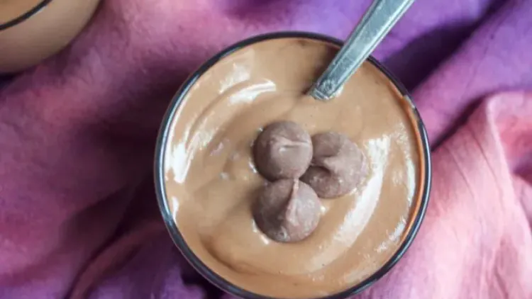Light & Silky Chocolate Pudding Cups {Vegan}