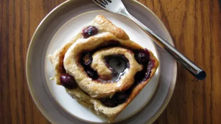 Blueberry Cinnamon Rolls Vegan Recipe