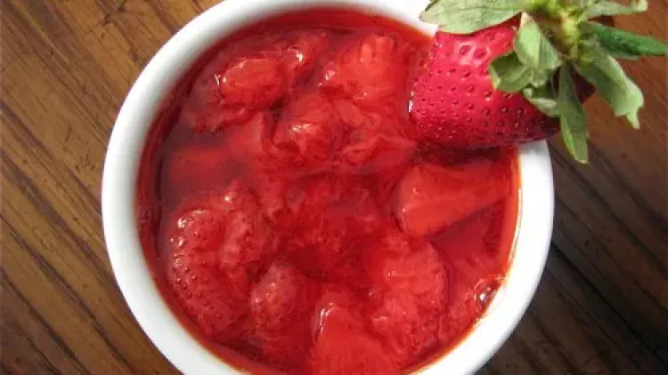 Healthy Strawberry Sauce with Agave Nectar – Simple Recipe